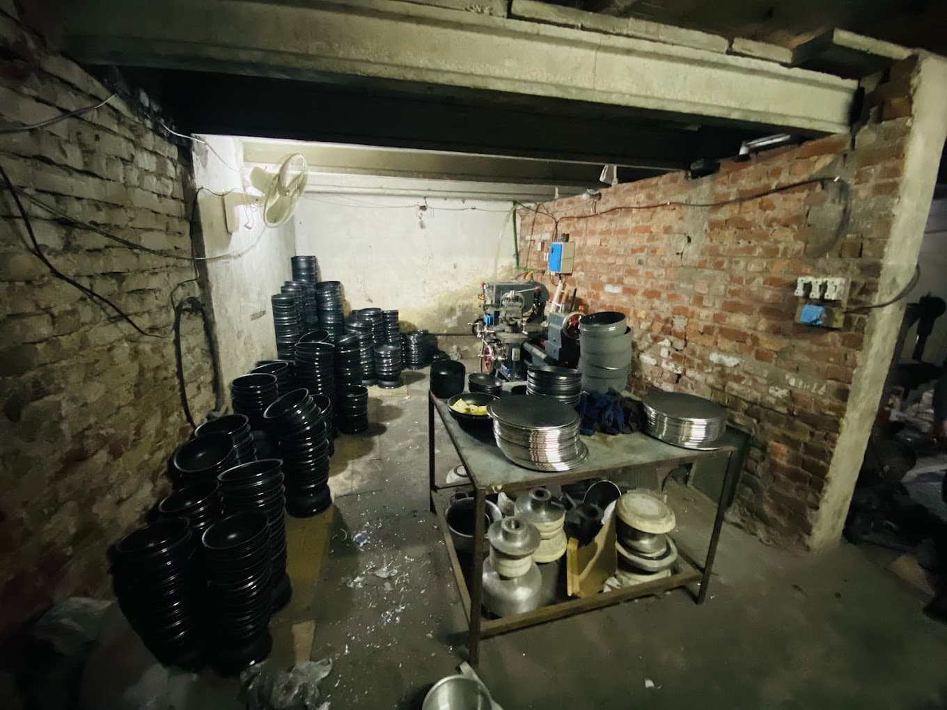 Artisan Cookware factory view 3